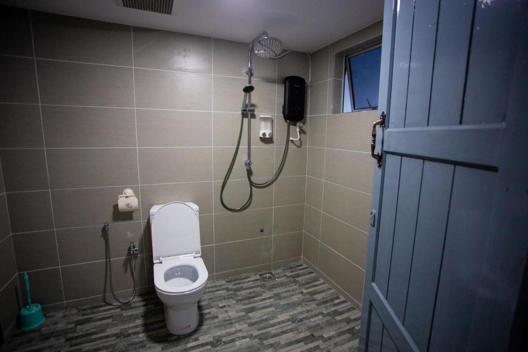Hom2Rex Kuching Homestay Taman Timberland Exterior foto
